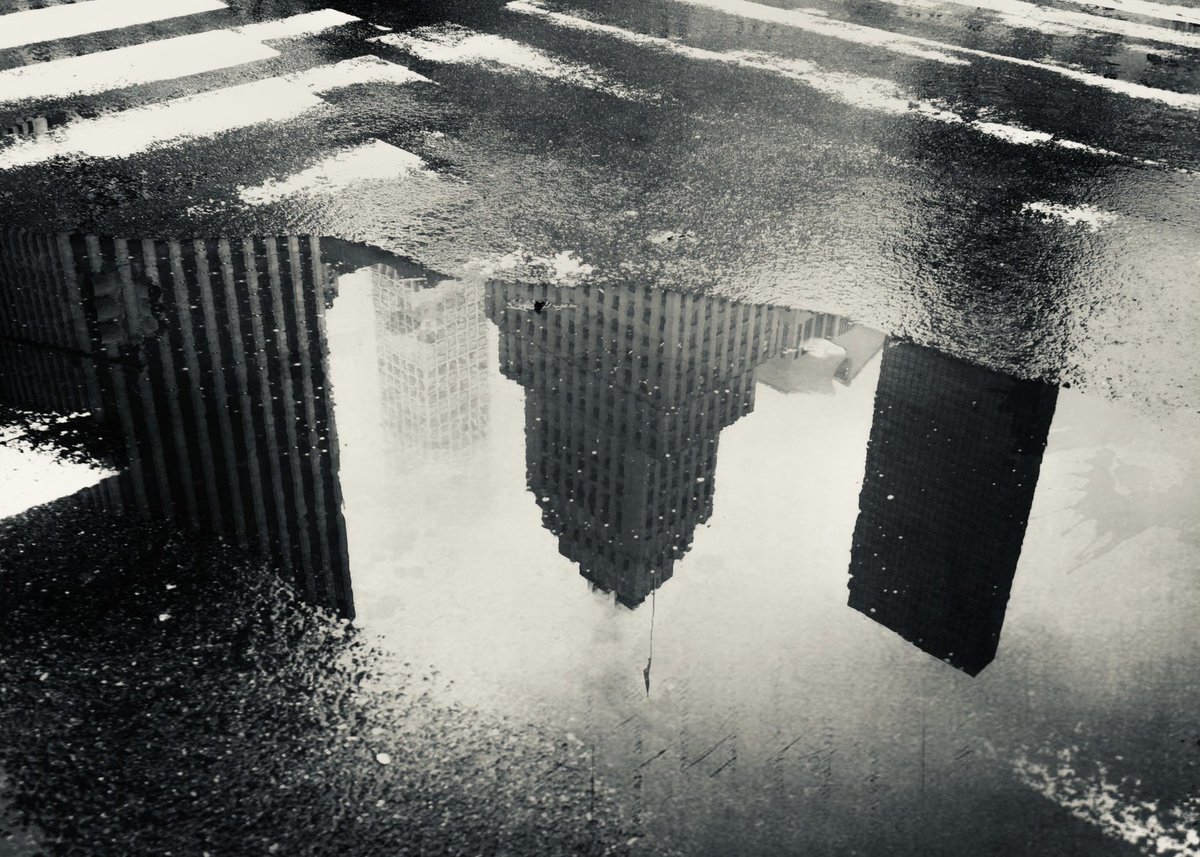 samanthacavet's tweet photo. New York in black and white https://t.co/wOYPN5IMfD