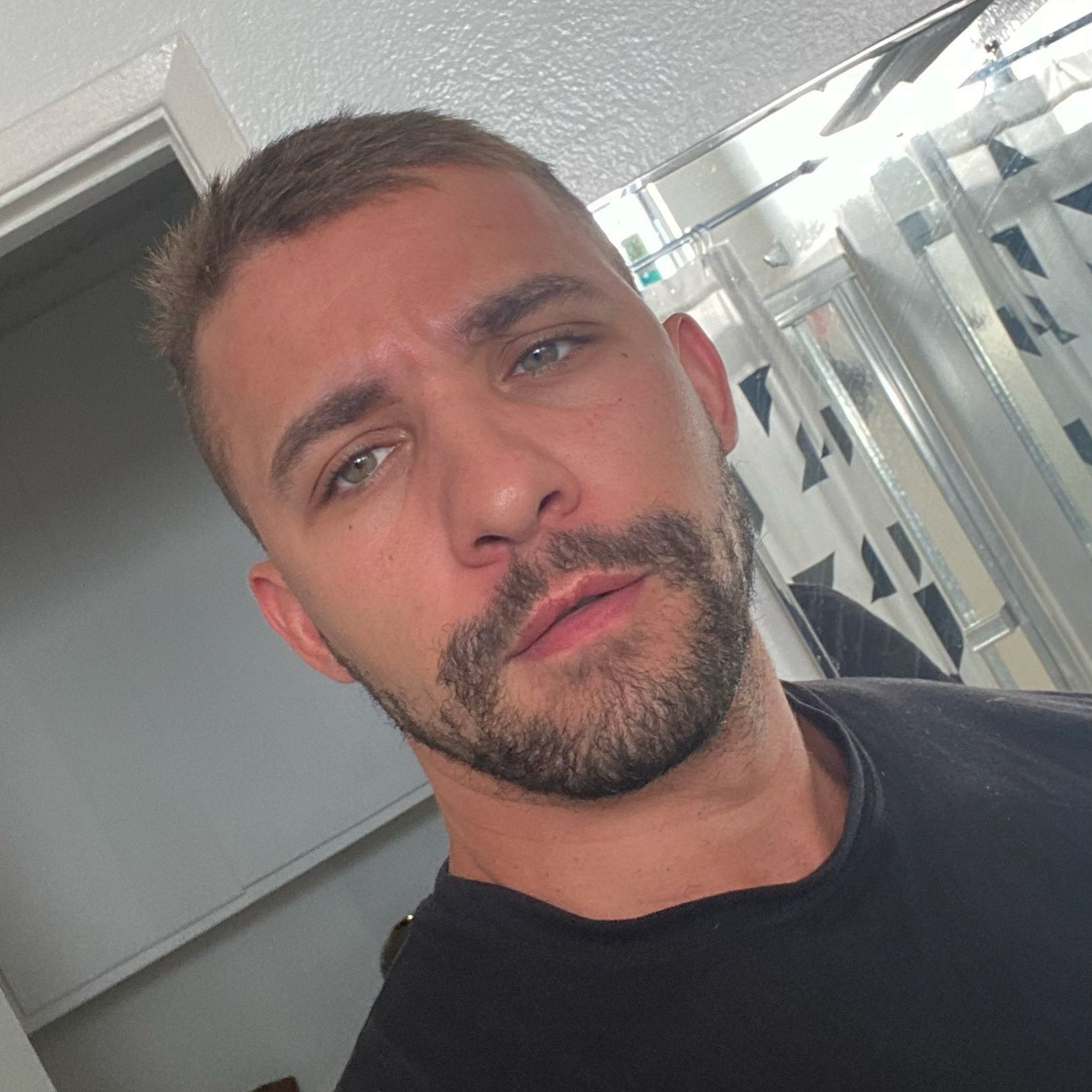 1 pic. The Man//the Cock https://t.co/MYib0Aa6FP