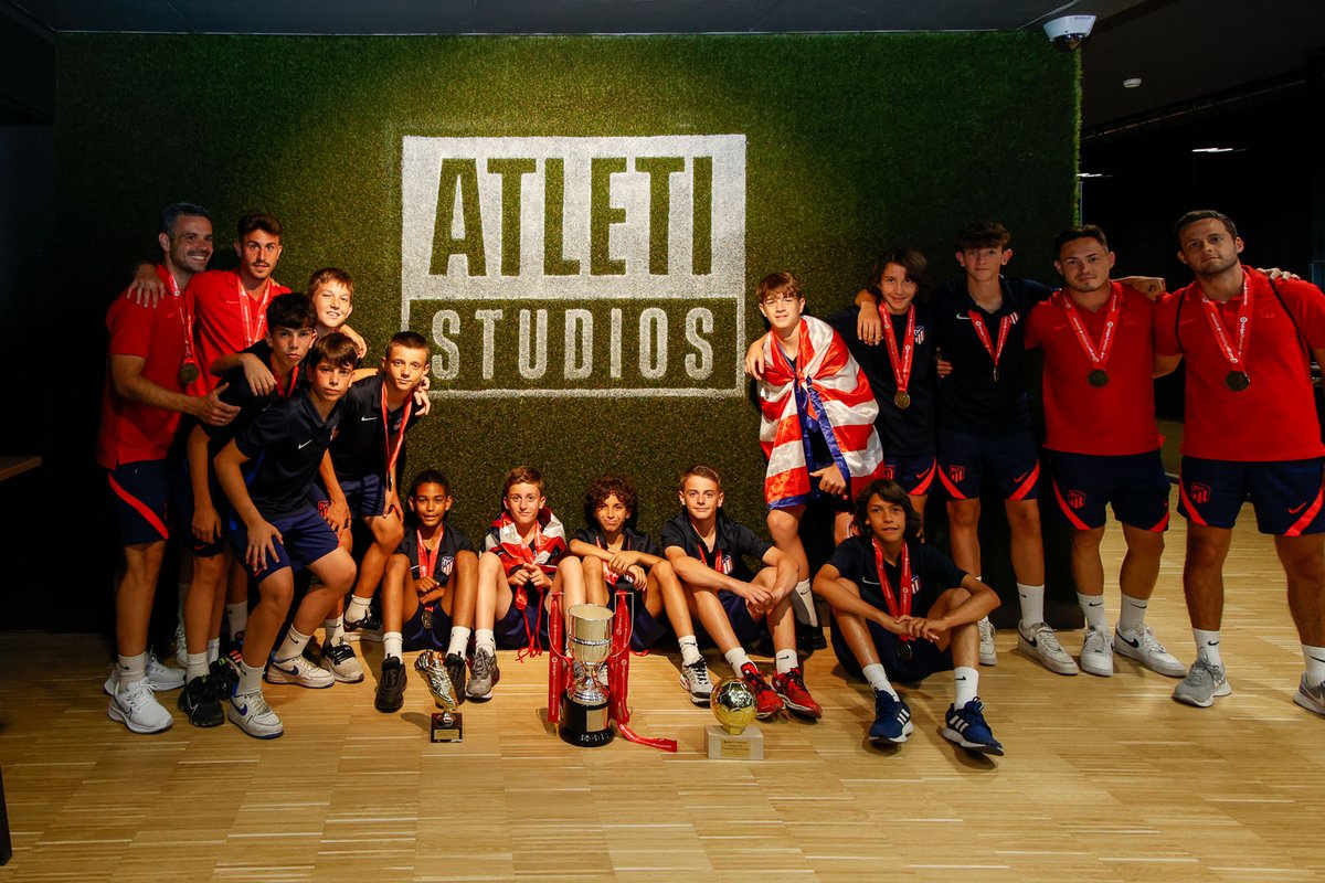 Nuestro Infantil B fue recibido en el Wanda <a href="/Metropolitano/">Riyadh Air Metropolitano</a> por Enrique Cerezo y Miguel Ángel Gil tras la conquista de #LaLigaPromises en Orlando 👏

¡Orgullosos de vosotros! 💪
