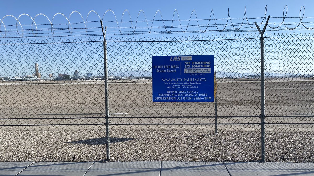 ronmader's tweet photo. Missing the Sunset Viewing Area, closed since the beginning of the pandemic @LASairport @ClarkCountyNV #VegasFaves #LasVegasNow https://t.co/w25B1idtJb