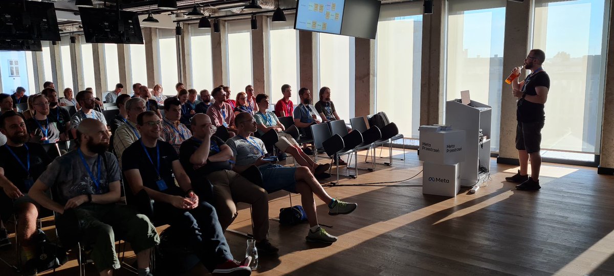 PyWaw's tweet photo. We're back with an on site meetup again! Łukasz Sarnacki presents event storming by examples. What a great process to analyze system requirements! #pywaw https://t.co/kS47E9Ah8A