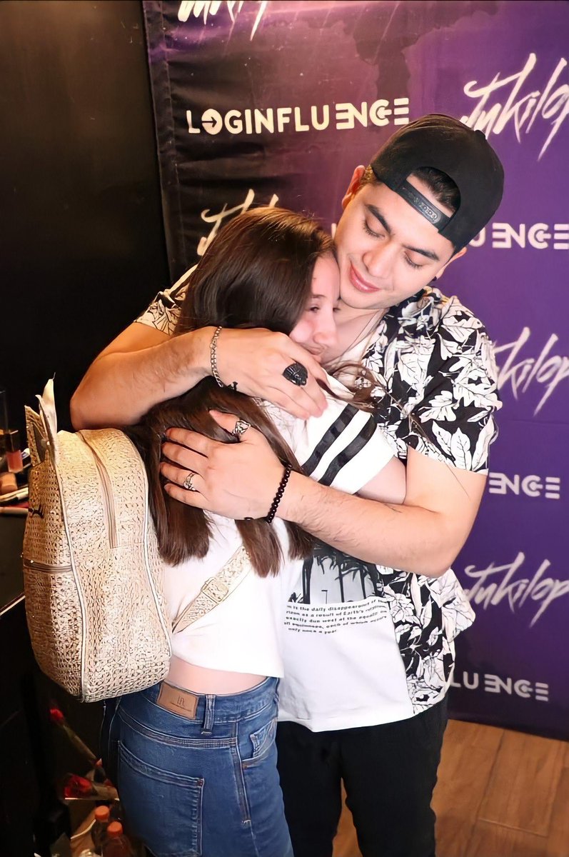 95MAR1NJD's tweet photo. • @Maydelin_96 te han enviado unos tulipanes y  un abrazo de Juan.💌

❝ Gracias infinitas por velar por mi bienestar en todos los sentidos, gracias por estar para mí, quiero verte cumplir tus metas, mi pequeña te abraza Juan.<3❞ 

╰► :  anónimo https://t.co/FRPtFHlz4J