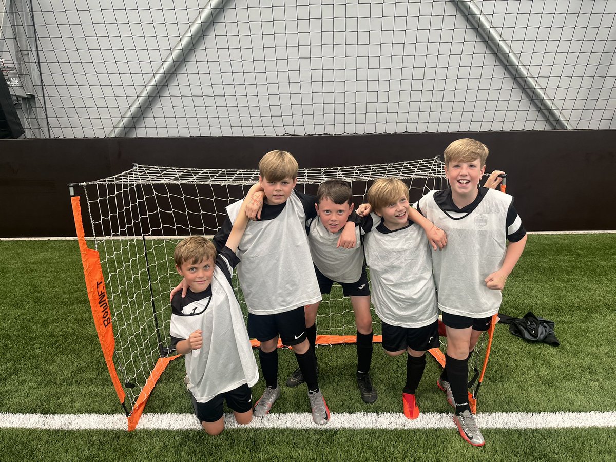 LACDFootballDev's tweet photo. DFPA⚽️

Tonight our 2012 and 2011 players enjoyed their end of term games night⚽️

Our 2012’s competed in a small sided tournament, with Man City (🔵 team) coming out on top👏🏅

Well done to all the players for completing this block!⚽️ https://t.co/UiyHKuK4B3