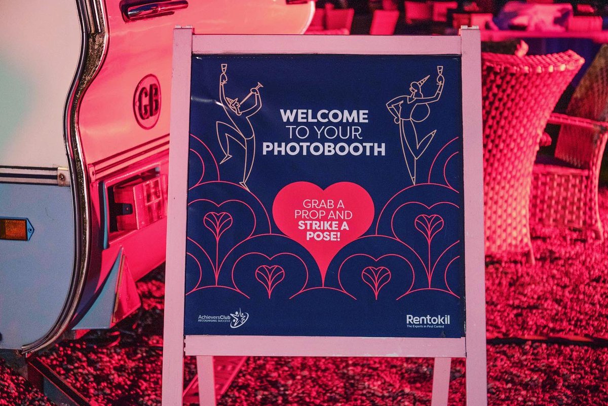 daisycaravan's tweet photo. A recent corporate booking for @RentokilUK at Hoar Cross Hall Hotel providing part of the entertainment at their awards evening. #corporateevents #uniquephotobooth #photoboothhire #hoarcrosshall #rentokil #eventshire https://t.co/xV5q7r6OgH