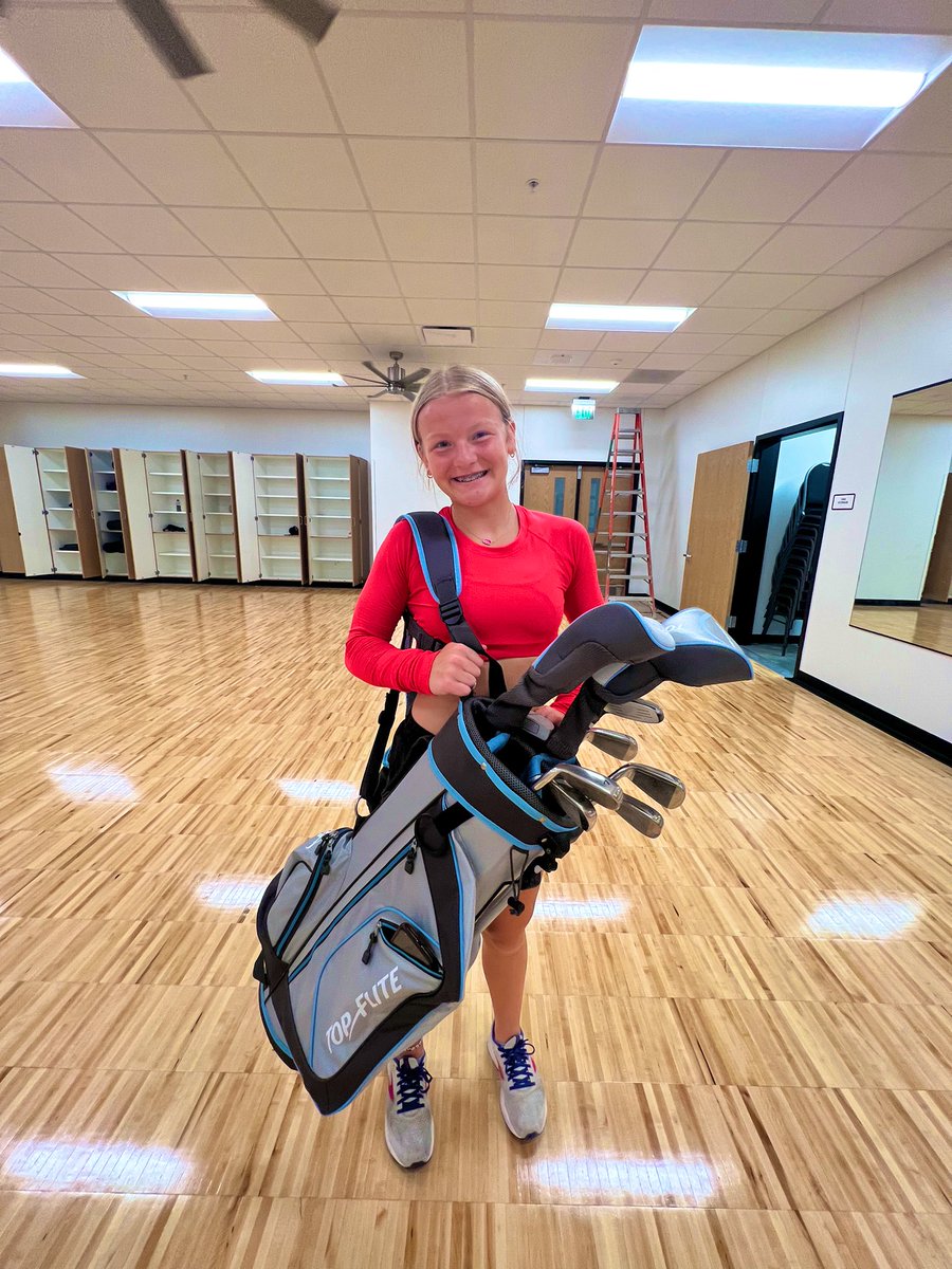 spirit week day 1: anything but a dance bag!👜🛍
Congrats to our winner Kate and her golf bag! 🎉