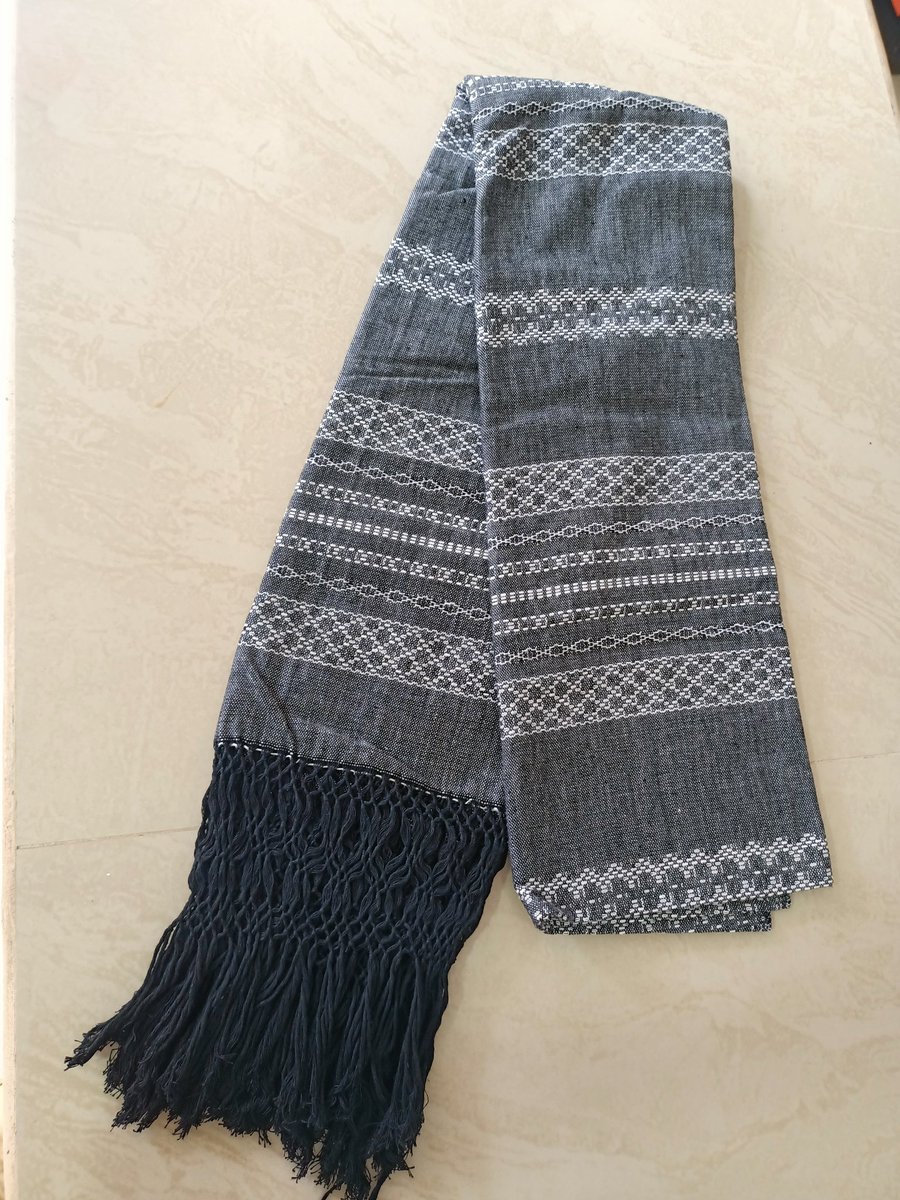 plantadesoool's tweet photo. Oigan, traigo spam de rebozos elaborados en telar de pedal, desde Chilapa, Guerrero. Son 100% de algodón, tienen un precio de $400 pesos. 

Es un oficio familiar, si a alguno le interesa puede mandarme dm o visitar la página de Facebook Rebozos don Cirilo https://t.co/MVkN2zRgUY