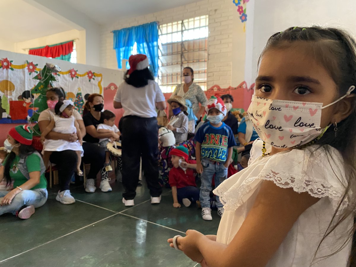 onuvenezuela's tweet photo. 2,5 millones de niñas, niños y adolescentes fueron alcanzados con la campaña de regreso a clase seguro y progresivo #DigamosPresente, con apoyo de la ONU en Venezuela.
#AccionesClaves #ODS
Lee el informe de resultados 2021 de la ONU en Venezuela 👉 https://t.co/izkSn5Oxiw https://t.co/kWV88ZTuYW