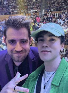 Auron con un fan 😎 <a href="/SpreenDMC/">spreen</a>