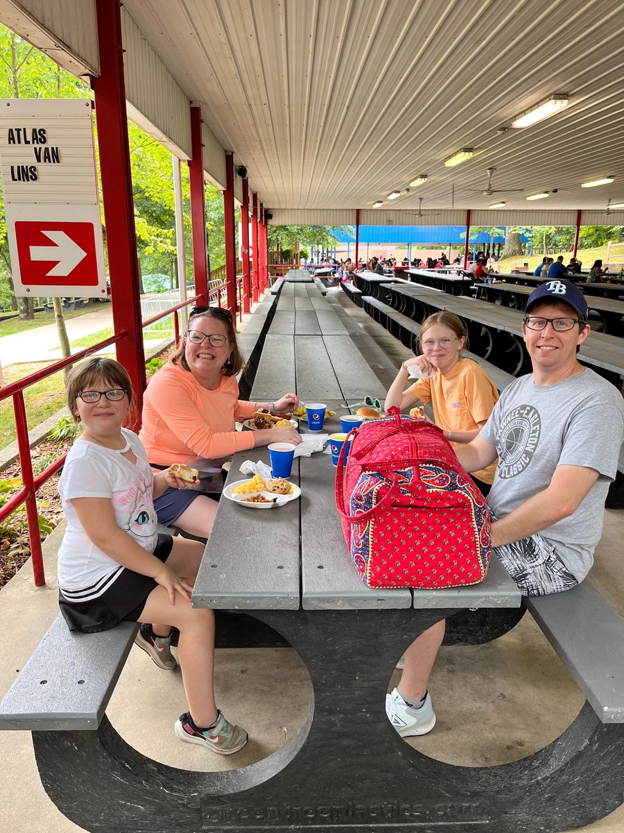 Atlas_Van_Lines's tweet photo. The annual Atlas Company Picnic at Holiday World and Splash and Safari was a success! Thank you to the Atlas 1212 Club for hosting a great corporate event! #AtlasFamily #LifeAtAtlas https://t.co/f9PPBObgGJ