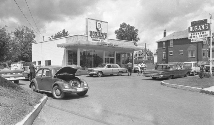 labour_girl's tweet image. On this day in 1968, a strike by 2,700 workers at breweries in Ontario ended after three-weeks. After the workers walked out on strike on June 20, it didn't take long before liquor stores and bars began running out of beer. #canlab #cdnpoli #onpoli