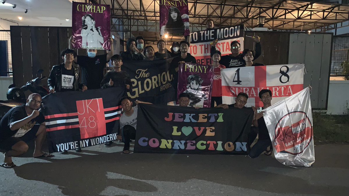 mancalledlost's tweet photo. lagi lagi, sms love connection https://t.co/O7g0qlFc7E