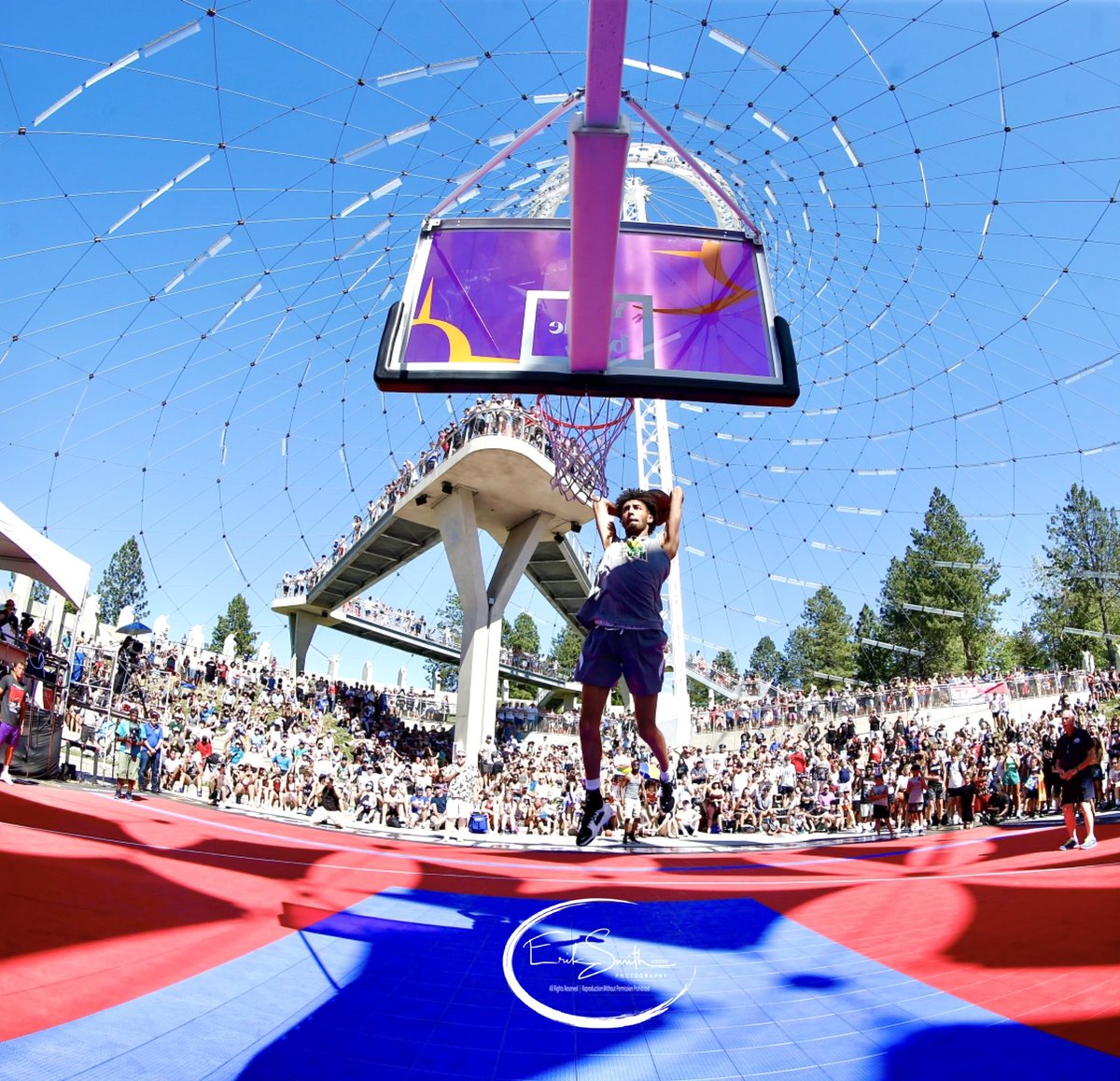 700espn's tweet photo. Tyler Cronk! The 2022 @SpokaneHoopfest Slam Dunk winner! 😳

📸: @eriksmithphotos #Spokane #slamdunk https://t.co/Ee6ZhsmcYY