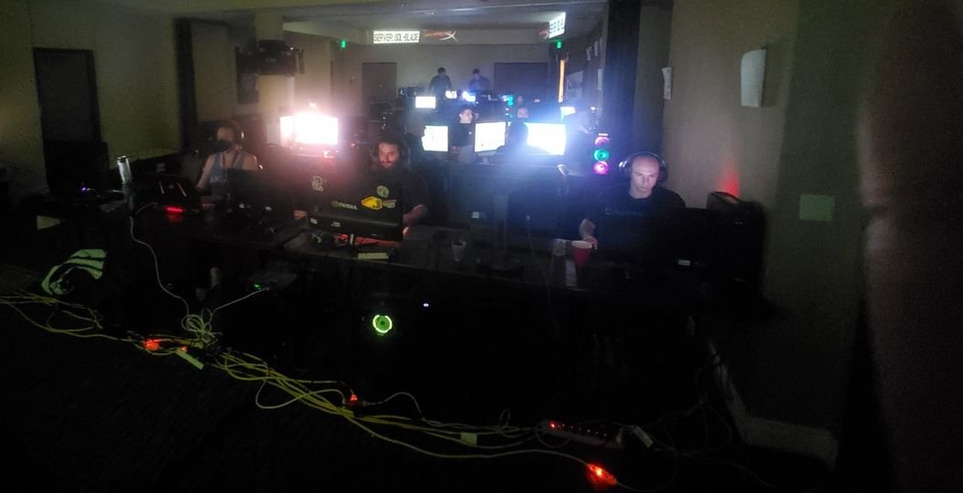 SanDiegoLan's tweet photo. HUGE THANK YOU!
Everyone who made it out, sponsored, shared, laughed, had fun, and supported this weekend's #LANaThon ! It was an amazing time and we couldn't have done it without you! Photos from this weekend can be found here: https://t.co/srqYh90GPu Feel free to add your own! https://t.co/Fg98KWi08J
