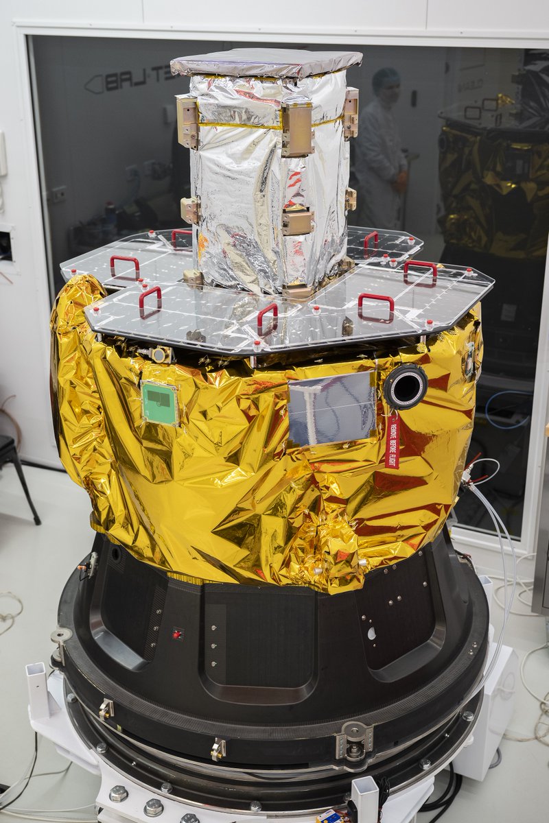 RocketLab's tweet photo. Lunar Photon is fueled and ready for launch 🚀🛰️

To learn more about today's historic mission, check out the full mission info kit: https://t.co/exqTRPs1vX https://t.co/u2NaQTEop1