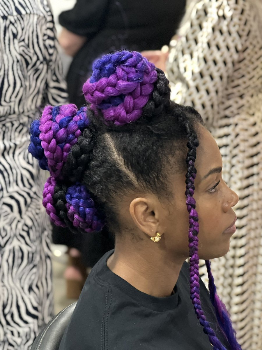 MediaMakeupPage's tweet photo. Thank you Joy for inviting me to the Academy Launch Event &amp; trusting me to do a Demo for @ITVWales! Joy the heart of Afro Hair Academy Wales has inspired both the @coleggwent HND Specialist Makeup learners and I with her passion/commitment to bridging the diversity gap in Wales🏴󠁧󠁢󠁷󠁬󠁳󠁿 https://t.co/3MBMvRDsUX