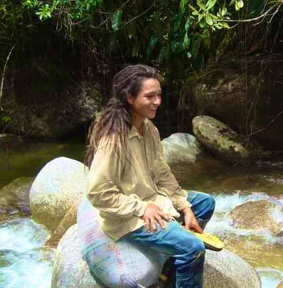 JUANCAELBROKY's tweet photo. Asesinan a Juan David Ochoa, era líder ambientalista. Estaba en Granada, Antioquia. #QuePareLaMatanza. Es necesario ratificar #AcuerdoDeEscazú para brindar garantías a los líderes y lideresas ambientales de Colombia. Los cuidadores de la casa grande merecen protección. https://t.co/fgtOhJ5KBi