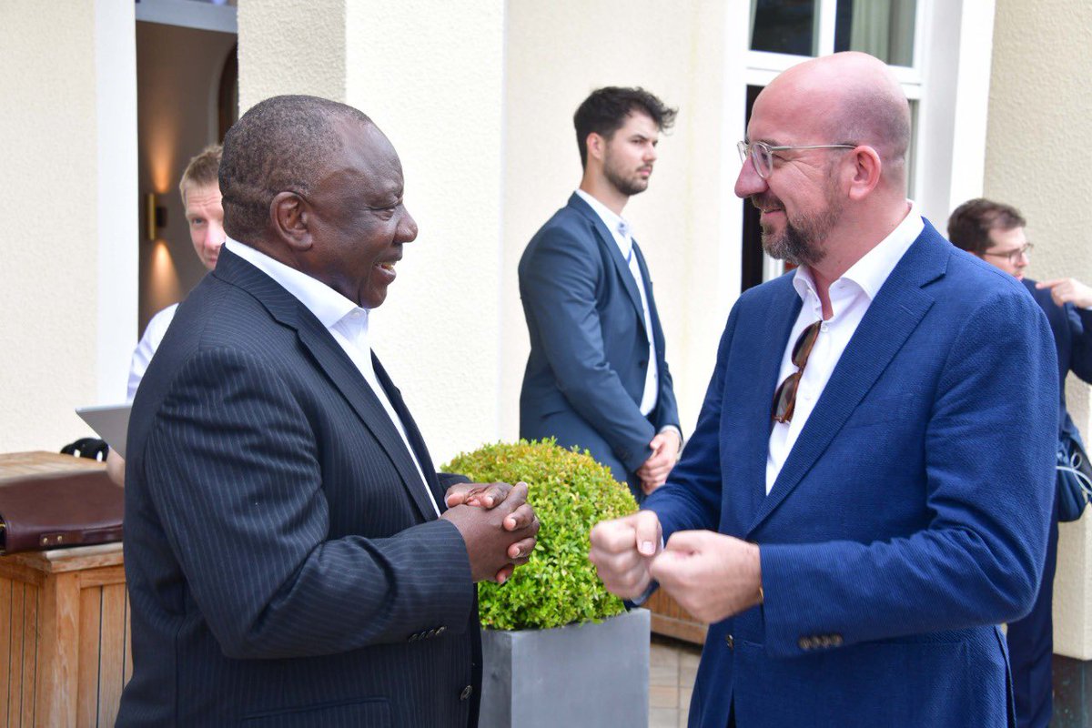 PresidencyZA's tweet photo. 🇿🇦 His Excellency President @CyrilRamaphosa in a  bilateral meeting with President of the European Council, @CharlesMichel, on the margins of the #G7 Leaders’ Summit in Schloss Elmau, Bavaria, Federal Republic of Germany. #BetterAfricaBetterWorld 🌍 https://t.co/D30ABvRHLy