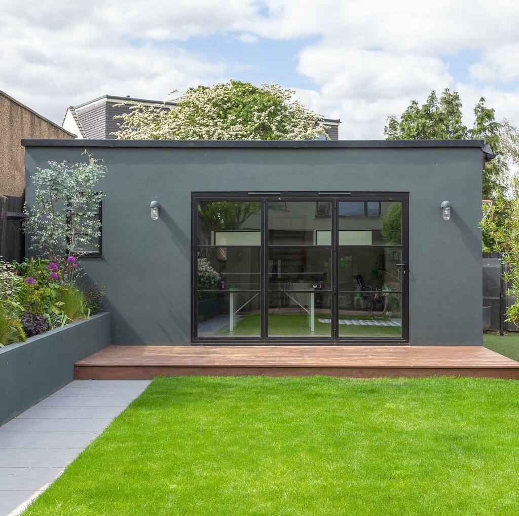 GARDEN ROOM PROJECT From garage to garden room of dreams. What a joy this renovation was to work on.
This family knew they had a secret gem at the bottom of their garden, a large garage that had turned into a dumping ground over the years. Their wish was… instagr.am/p/CfUNSdvrXjB/
