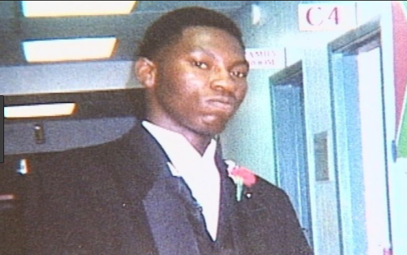 ILoveMyWife0007's tweet photo. The son of #TimothyThomas #TywonThomas was 3 months old when his father was shot and killed by a #Cincinnati police officer in an Over-the-Rhine alley in 2001. He is the splitting image of his dad that he never knew. His father was 19 years old at the time of his murder. https://t.co/GpoIPGIKgm