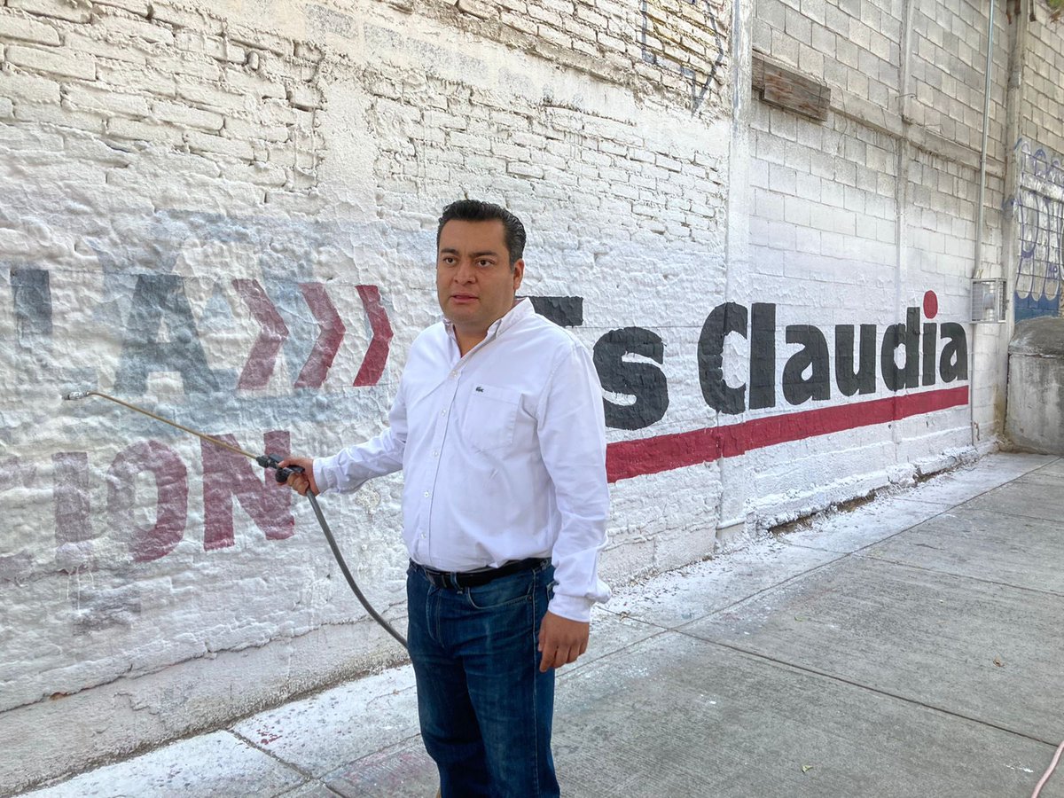 GarridoDiego_'s tweet photo. Borramos una barda ilegal que promueve anticipadamente a @Claudiashein
El uso de recursos públicos para sus fines electorales es burdo y tiene que parar.
@INEMexico debe fiscalizar y sancionar. https://t.co/00wWvV7Khd