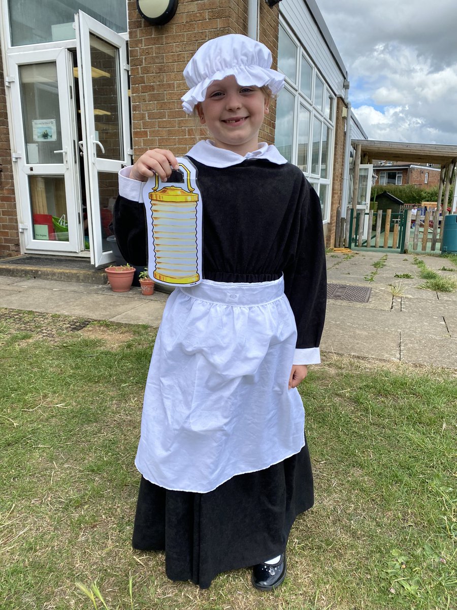 Otters_MP's tweet photo. Florence Nightingale visited our classroom today in two different nursing uniforms! 💡 https://t.co/HoL7Jkwskr