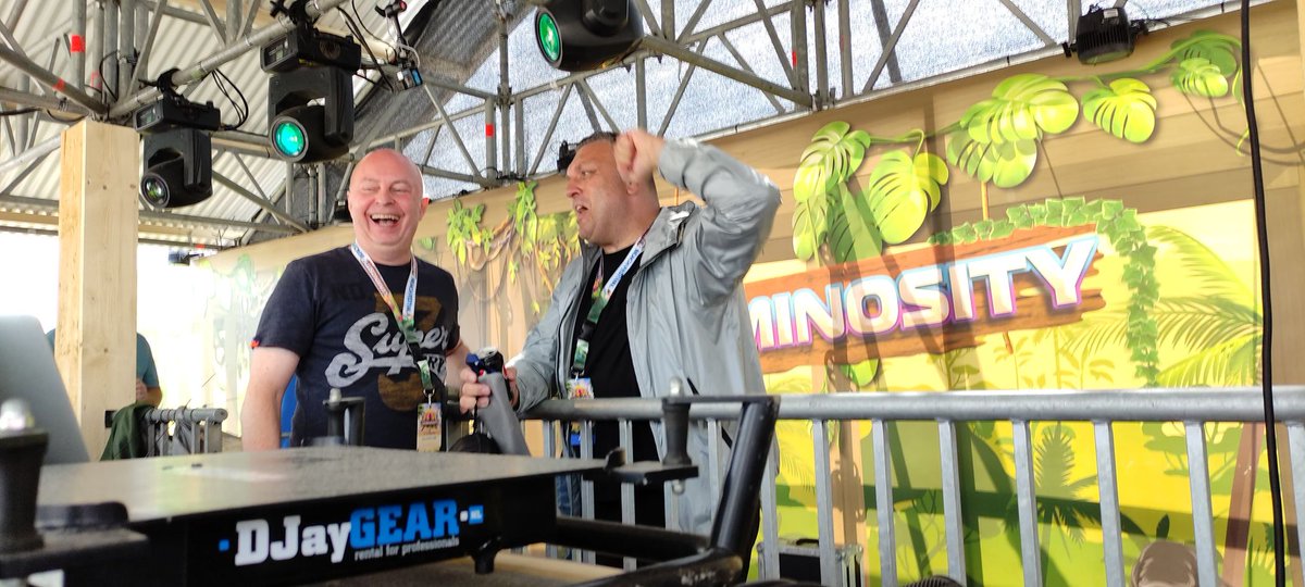 Thanks <a href="/LuminosityEvent/">Luminosity Events</a> , everybody involved in making this happen and of coarse everybody who was there for two great days at Luminosity Beach Festival! 😘
Laughing my ass off here with <a href="/MikePush/">Push aka プッシュ</a> on the Sunday 🙃😁
Thanks again for a great time! See you next year! 😘
#LBF22