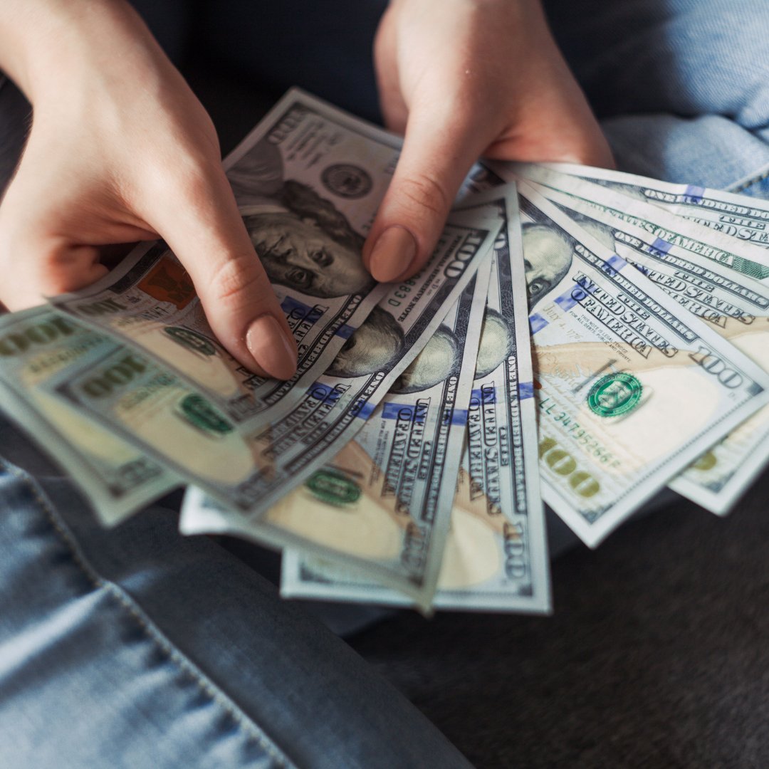 610PawnShop's tweet photo. Need a quick loan and don't want to go through a bank?  Here at 610 Pawn Shop, we can offer you the most for your collateral.  Come check us out. https://t.co/0dDaNtNCrT https://t.co/34a5nLJ5rN