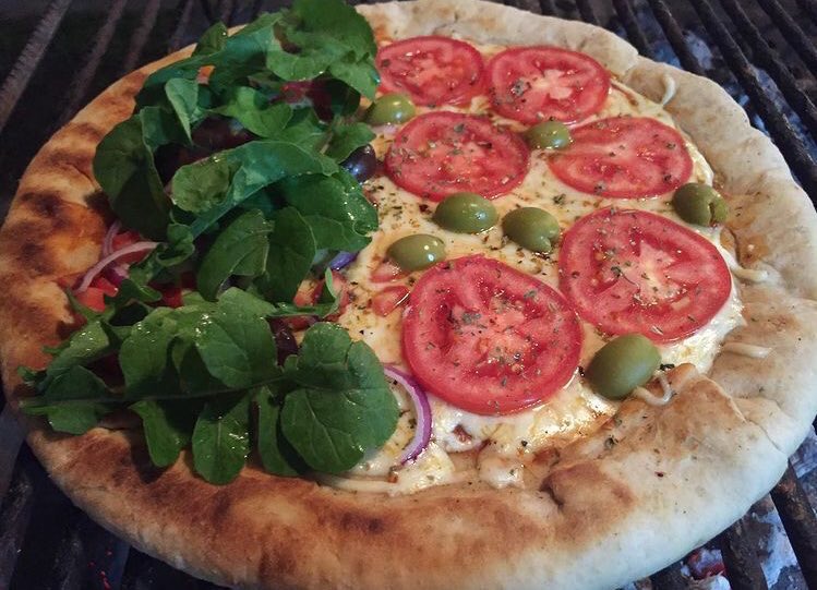 patty_villalbar's tweet photo. Gente necesito por favor que me ayuden dándole RT a esta publicación sipa? 
Tenemos muchísimas ganas de trabajar y cocinar nuestras pizzas a la parrilla para ustedes 🍕
Todo 100% casero; con más de 12 sabores a elección ✨
Cocinamos para todo tipo de eventos 
Contacto: 0981122482 https://t.co/ifRPApd1Ui