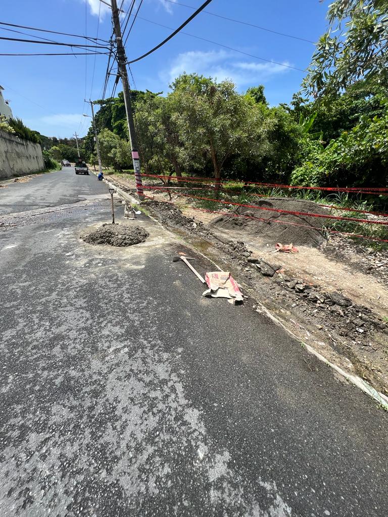 JuntaColinasR's tweet photo. @AlcaldiaDN @CarolinaMejiaG Continuamos como sector resolviendo situaciones que a ustedes como gobierno municipal les corresponde hacer, hemos solicitado colaboración y nos han abandonado... hoy son ustedes, mañana seremos nosotros como zona que nos  olvidaremos de ustedes. https://t.co/x7ytAFcKcm