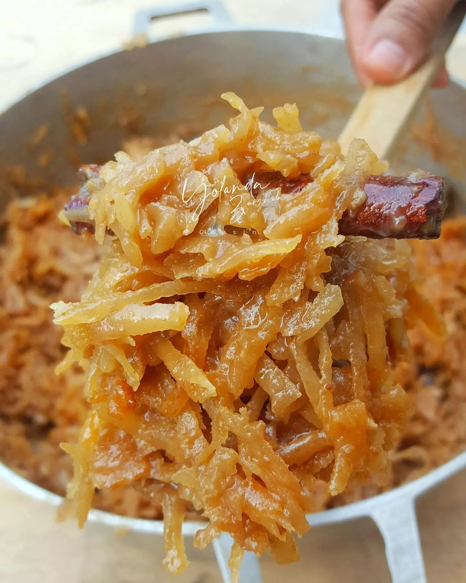 marcapaisrd's tweet photo. De los dulces más populares en la #RepúblicaDominicana está el dulce de coco 🥥🤤, un postre tradicional del cual puedes degustar en diferentes versiones, entre ellas el “dulce de coco seco” y “dulce de coco tierno”. ¿Cuál de estas prefieres?
#MarcaPaísRD #Cultura #DulcedeCoco https://t.co/V1ljl7zPiy