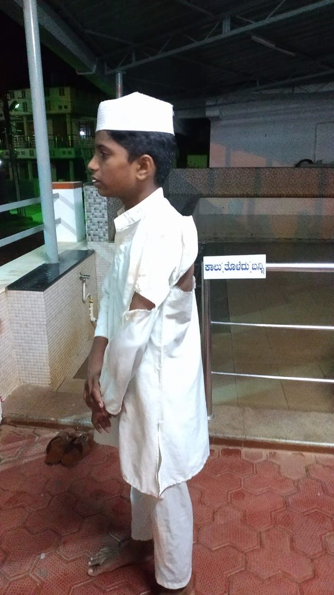 Mueen_mgd's tweet photo. #Muslim boy Shayan Studying Class 6th was attacked while returning from #Madrasa by Miscreants today around 9:15 PM in Krishnapura 6th block of Mangalore, Karnataka. As the boy screamed for help they ran away. https://t.co/Ue2FUB9poi