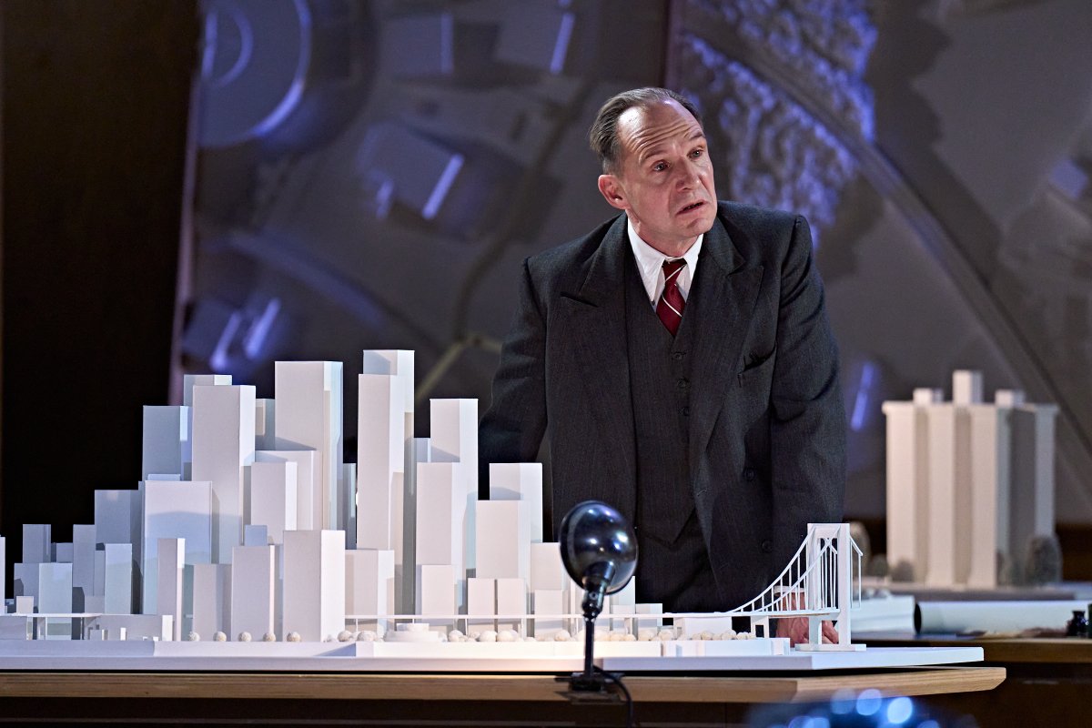 DavidSheward2's tweet photo. On the #DavidDesk blog: #RalphFiennes will play Robert Moses in Straight Line Crazy by #DavidHare this fall at the Shed https://t.co/8H4DD9R0iQ https://t.co/FOVqNOzN9T