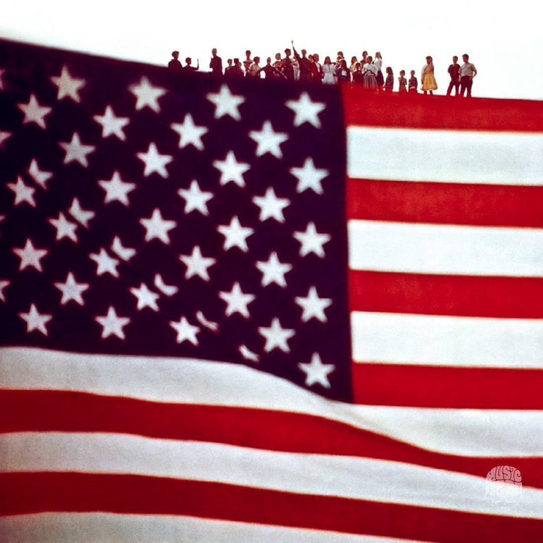 Happy Independence Day! 

In 1961, Art Kane shot this image for Look magazine. The photograph titled 'We the People' accompanies a story about the constitution. Interestingly enough, the subjects of the 'We the People'  were all friends of Kane.