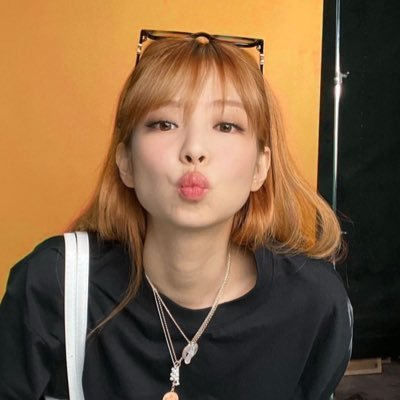 lixiedior's tweet photo. jennie naranjita mi niña, eres todo lo q esta bien t amo https://t.co/00DdHx7Db5