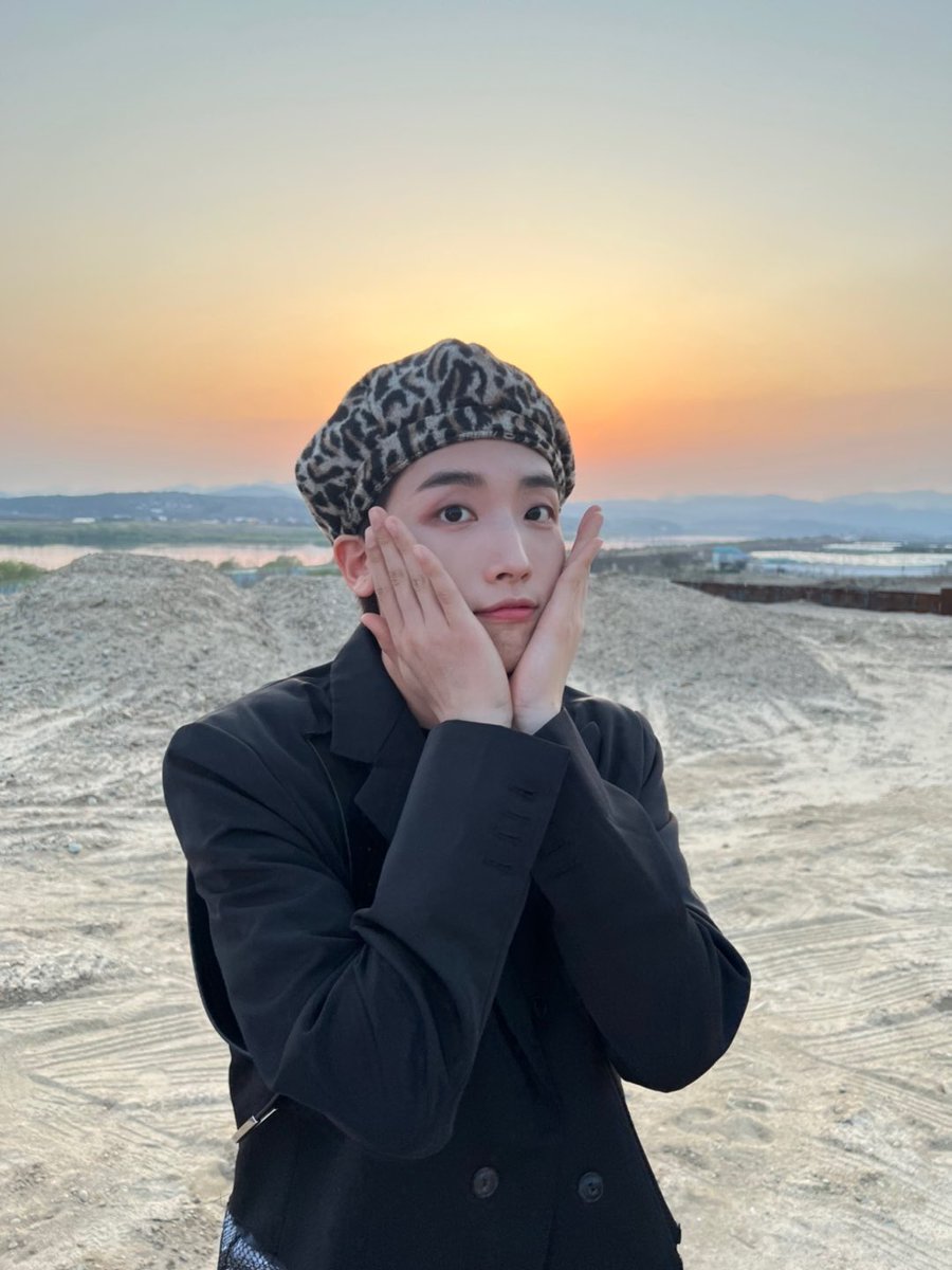NCHIVE_LATAM's tweet photo. @BLANK2Y_Member [⌗ESP-TRAD/270622]

 Foto tomada por (🐯💚) 

#BLANK2Y #블랭키 #DK #디케이
©®BLANK2Y BOLIVIA 🇧🇴 https://t.co/fiSvSl6O6D