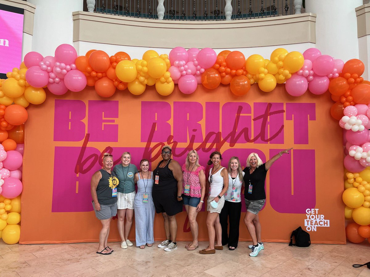 TeacherAlissa's tweet photo. Day 2 of @getyourteachon has been epic! @KorteMelissa @heatherwolzen @msjones1stgrade @classroomkendra https://t.co/5KyWfvpABn