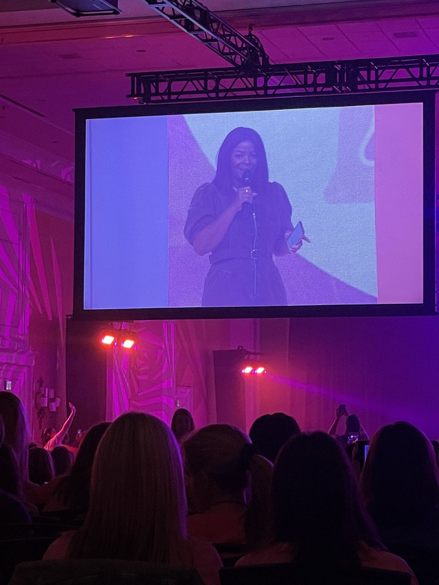 TeacherAlissa's tweet photo. Day 2 of @getyourteachon has been epic! @KorteMelissa @heatherwolzen @msjones1stgrade @classroomkendra https://t.co/5KyWfvpABn