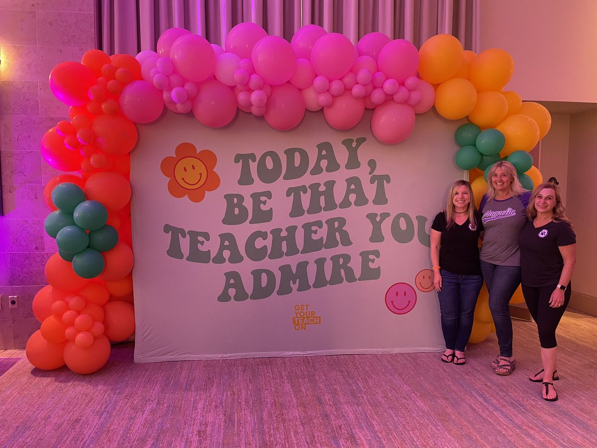 TeacherAlissa's tweet photo. Day 2 of @getyourteachon has been epic! @KorteMelissa @heatherwolzen @msjones1stgrade @classroomkendra https://t.co/5KyWfvpABn