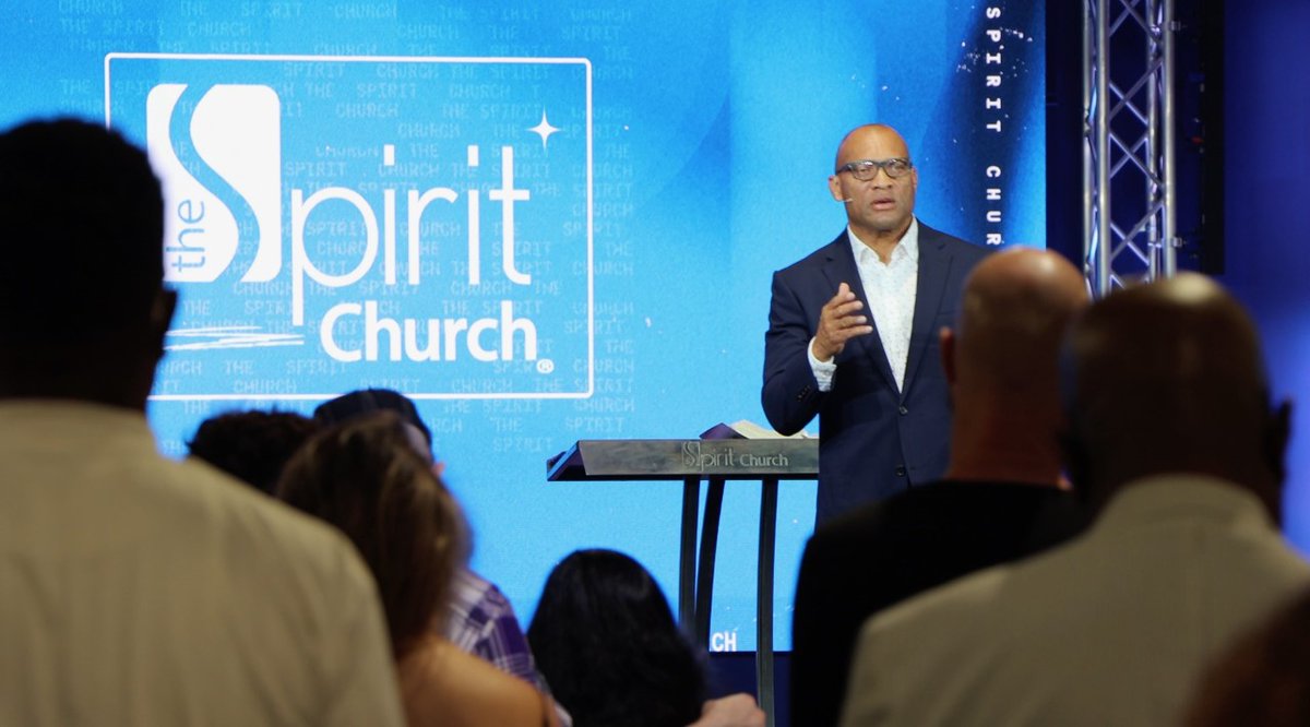 spiritchurchstl's tweet photo. Sunday Service was INCREDIBLE‼️ 
▪️ Awesome Pre-Show w/ Pastor Simeon &amp; Minister Kenny 
▪️Choir Sunday ✨
▪️Honoring the graduates 🎓
▪️An on-time word ❗

We will see you NEXT Sunday 💙
#thespiritchurch #sundayfunday https://t.co/OU6aNlvI48