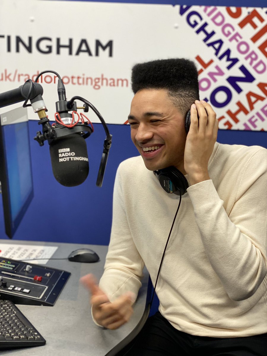 RobGreenMusic's tweet photo. ✨ ITS OFFICIAL ✨I’m taking over @BBCNottingham airwaves Sundays from 8pm through July &amp; August! 💚💥😭😱! Playing my favourite tunes, chatting to lovely people and celebrating all things black and beautiful in my hometown! Big love if you’ve caught my takeovers so far!! 😄😘💚 https://t.co/1oDwbhM4n5