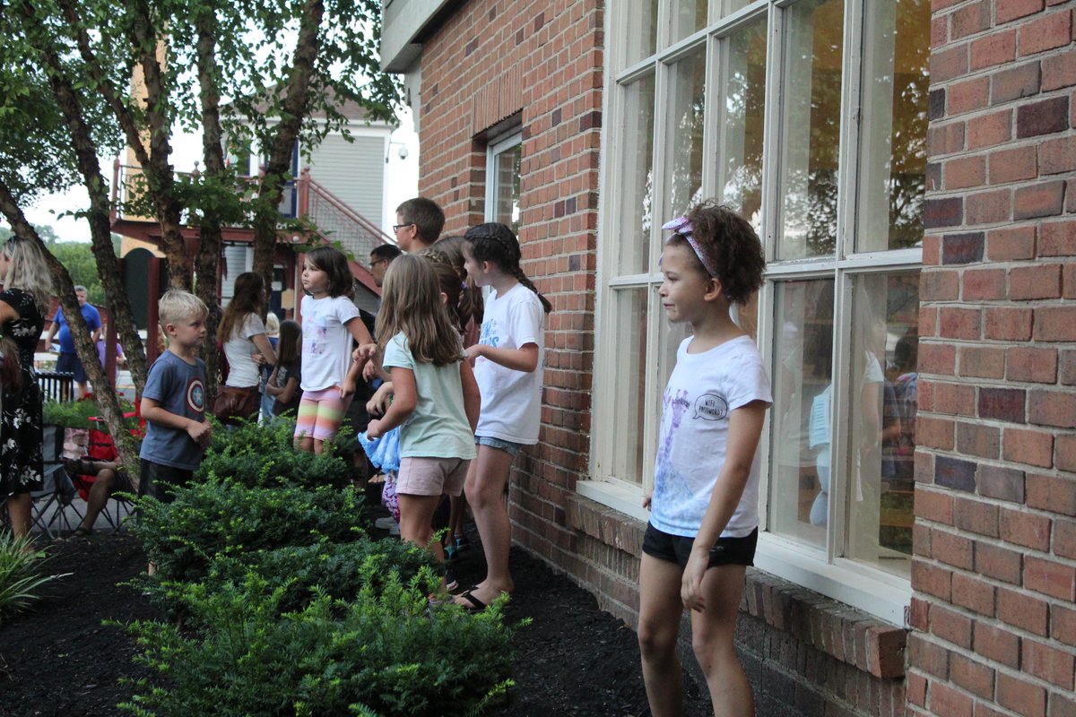 PerintonRec's tweet image. Tuesday night is the first of 3 children’s concerts the Town of Perinton will present at the Gazebo at Kennelley Park. Mr. Loops will take the stage from 6:30-7:30 for the free event. Mr. Loops leads off Tuesday, followed by Mistergreene on July 26 and Mike Kornich on August 9.