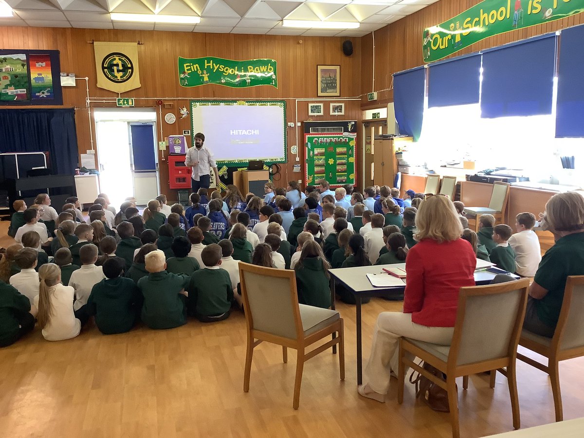 llanrhidianp's tweet photo. #LlanPryCop It was a pleasure to work with @PenllergaerP and @PontlliwPrimary this afternoon to present our enterprise projects to the judging panel! We are very proud of Pod Pry Cop for all their hard work! Gwaith bendigedig pawb 👏🏼👏🏼 #priment22 #LlanPV https://t.co/OpFP4SB3Oq