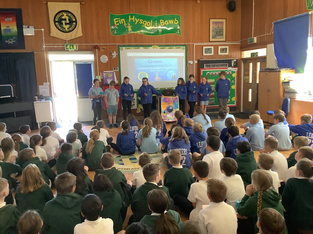 llanrhidianp's tweet photo. #LlanPryCop It was a pleasure to work with @PenllergaerP and @PontlliwPrimary this afternoon to present our enterprise projects to the judging panel! We are very proud of Pod Pry Cop for all their hard work! Gwaith bendigedig pawb 👏🏼👏🏼 #priment22 #LlanPV https://t.co/OpFP4SB3Oq