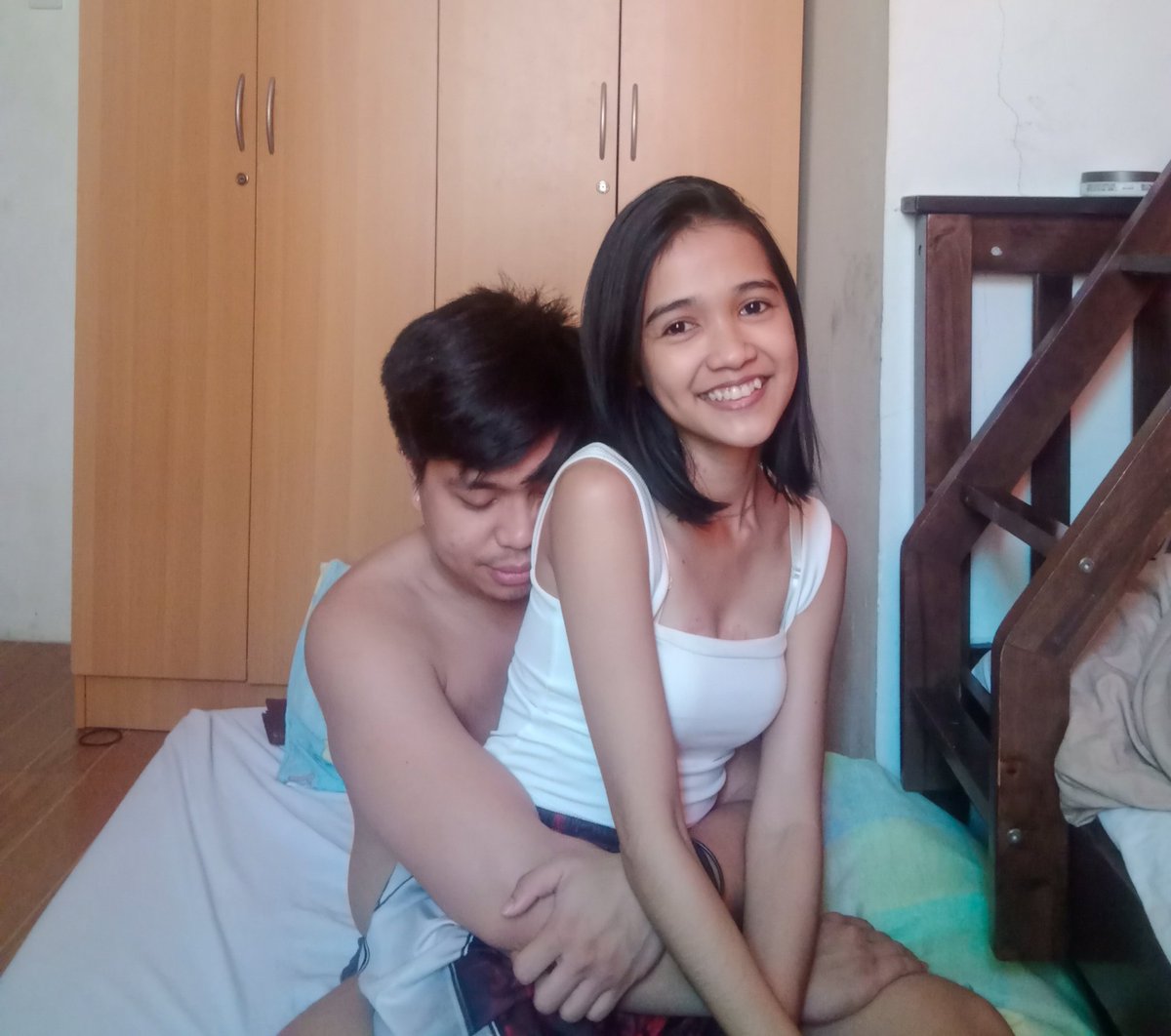 kurleeey's tweet photo. Us in a nutshell 💖 https://t.co/rqM1YfTUB0
