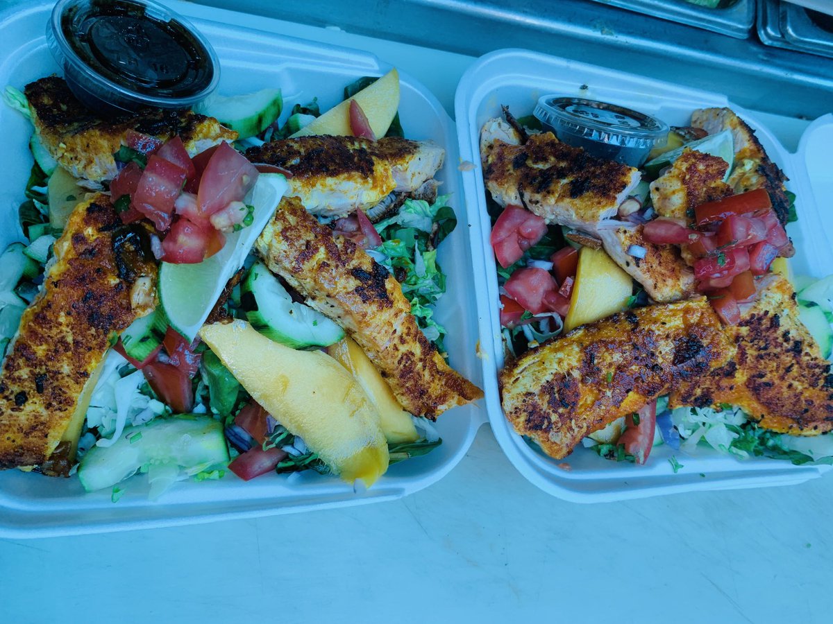 mexnchuckwagon's tweet photo. Happy Monday today lunch 16030 Ventura Blvd 🤠🥗🥗🥗🍤🍤🍤🍤✌️ https://t.co/M5m9Ii6Tyk