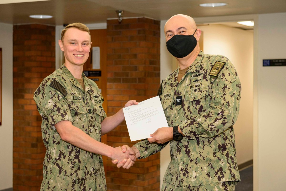 SUBGRU10's tweet photo. Congratulations to our newly promoted Sailor, Logistics Specialist (Submarines) 1st Class Terrence Loeser! https://t.co/tdVTBQOTH1