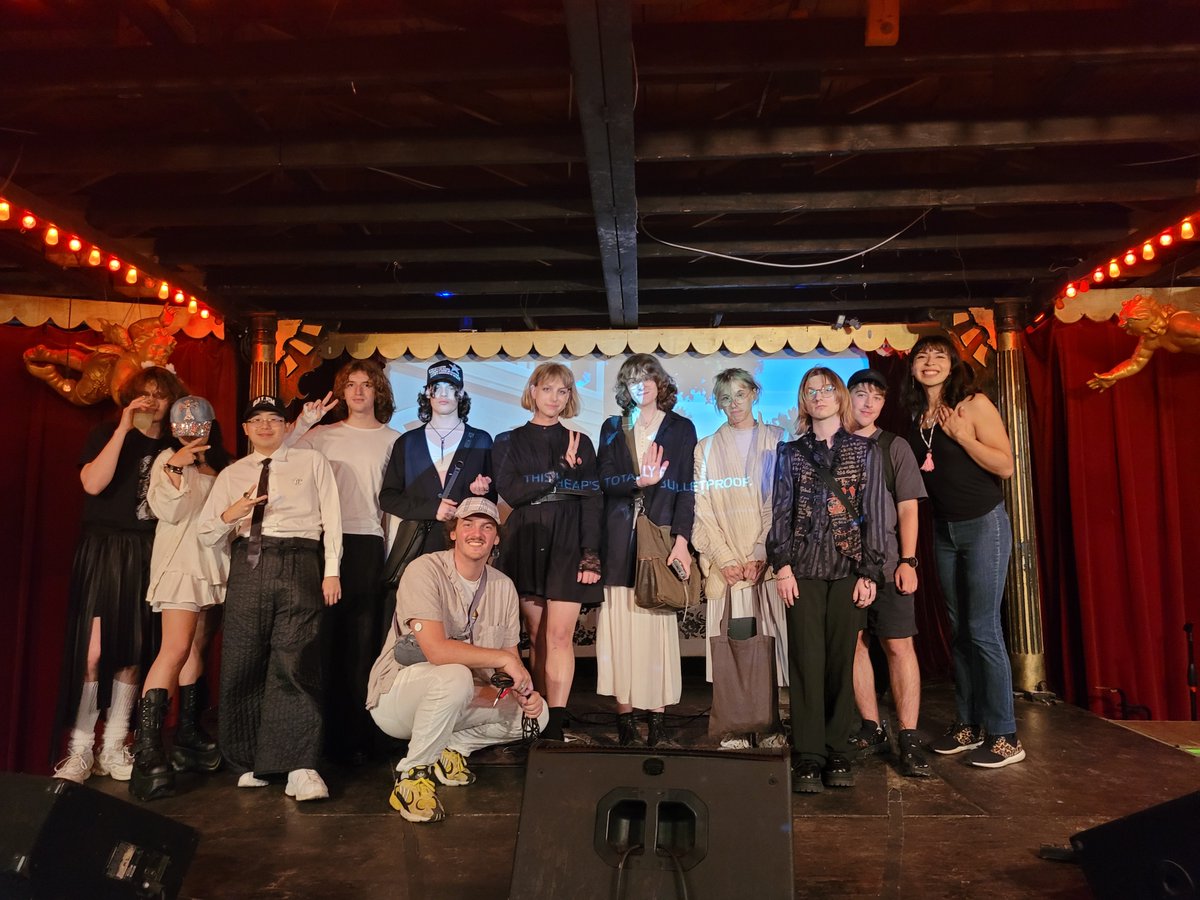 𝐂𝐮𝐫𝐢𝐨𝐬𝐢𝐭𝐲 𝐒𝐡𝐨𝐩 tweet media