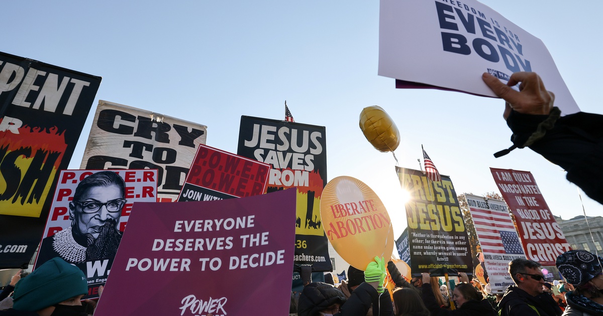 CaraSantaMaria's tweet image. Abortion rights and the role of values: The Dobbs ruling violates secular values. ⚖️

#Values #SecularValues #Healthcare #AbortionRights #HumanRights #Abortion 

psychologytoday.com/us/blog/tough-…