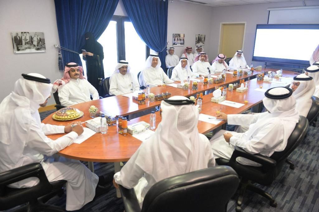 mj_saihat's tweet photo. محافظ القطيف يقف ميدانيًا على سير عمل جمعية سيهات الخيرية.. ويشيد بمنجزاتها
https://t.co/KVEM5EkRiZ https://t.co/yW3CwYLCG4