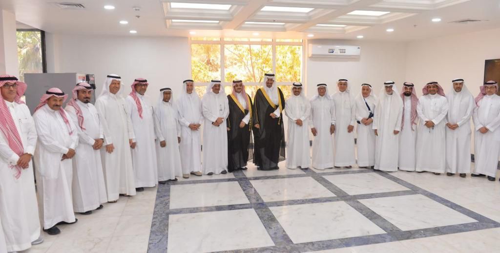 mj_saihat's tweet photo. محافظ القطيف يقف ميدانيًا على سير عمل جمعية سيهات الخيرية.. ويشيد بمنجزاتها
https://t.co/KVEM5EkRiZ https://t.co/yW3CwYLCG4